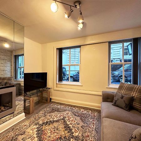 Chic Apartment In Mayfair London Eksteriør billede