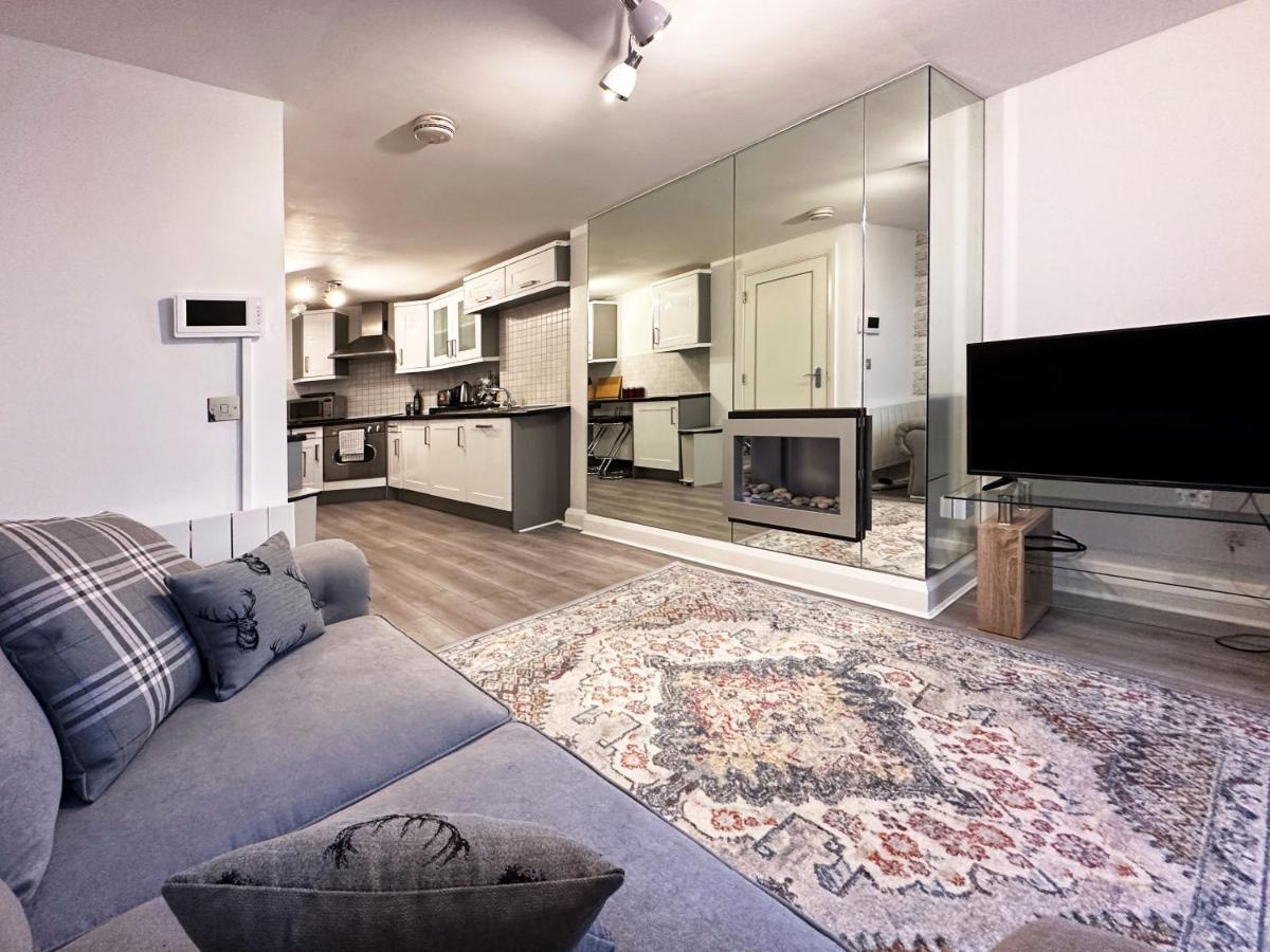 Chic Apartment In Mayfair London Eksteriør billede
