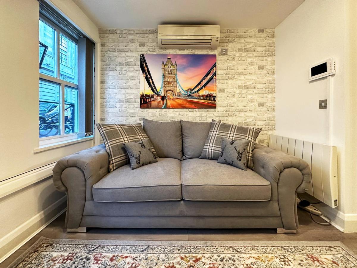 Chic Apartment In Mayfair London Eksteriør billede