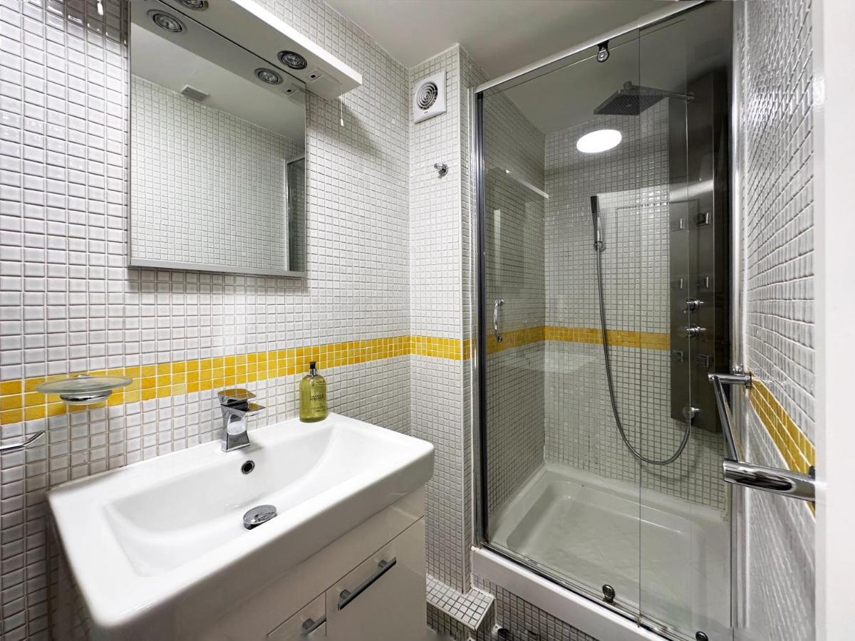 Chic Apartment In Mayfair London Eksteriør billede