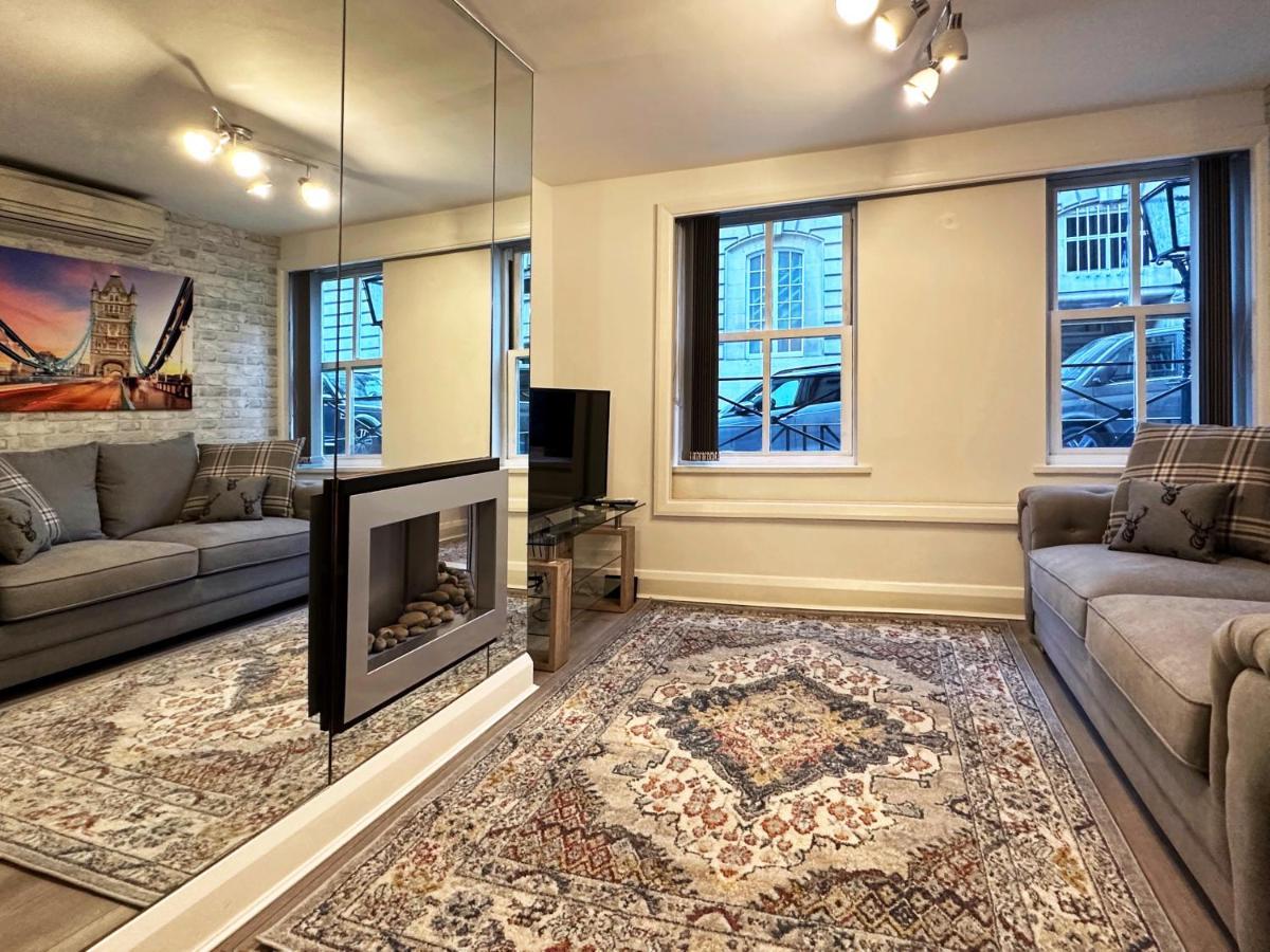 Chic Apartment In Mayfair London Eksteriør billede