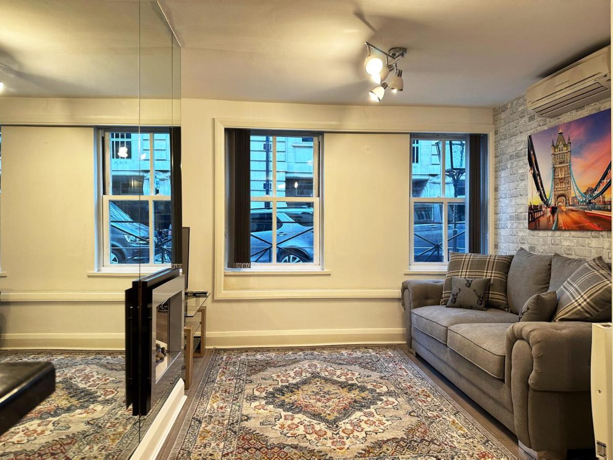 Chic Apartment In Mayfair London Eksteriør billede